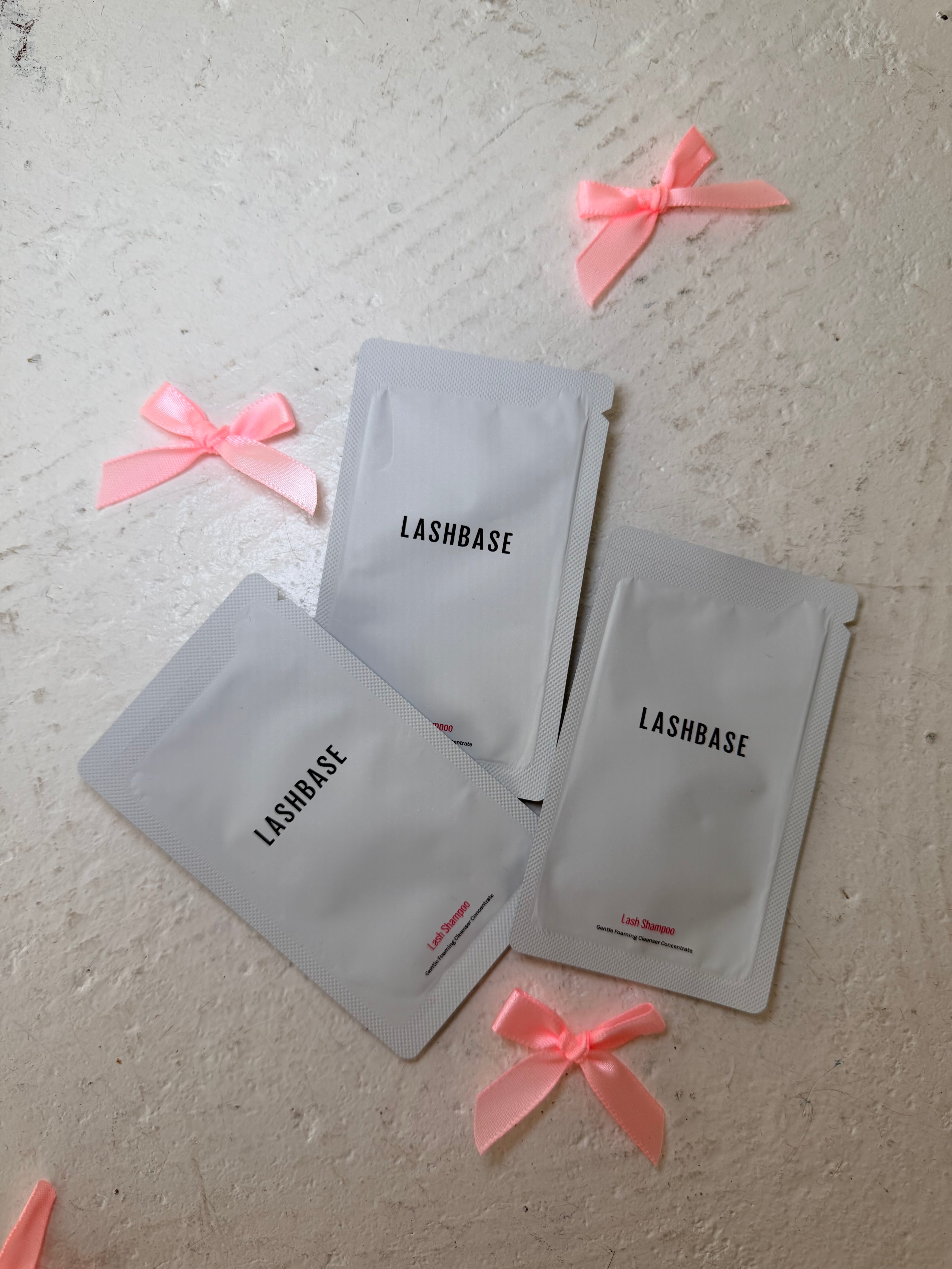 LASH SHAMPOO - GENTLE FOAMING CLEANSER CONCENTRATE SACHET