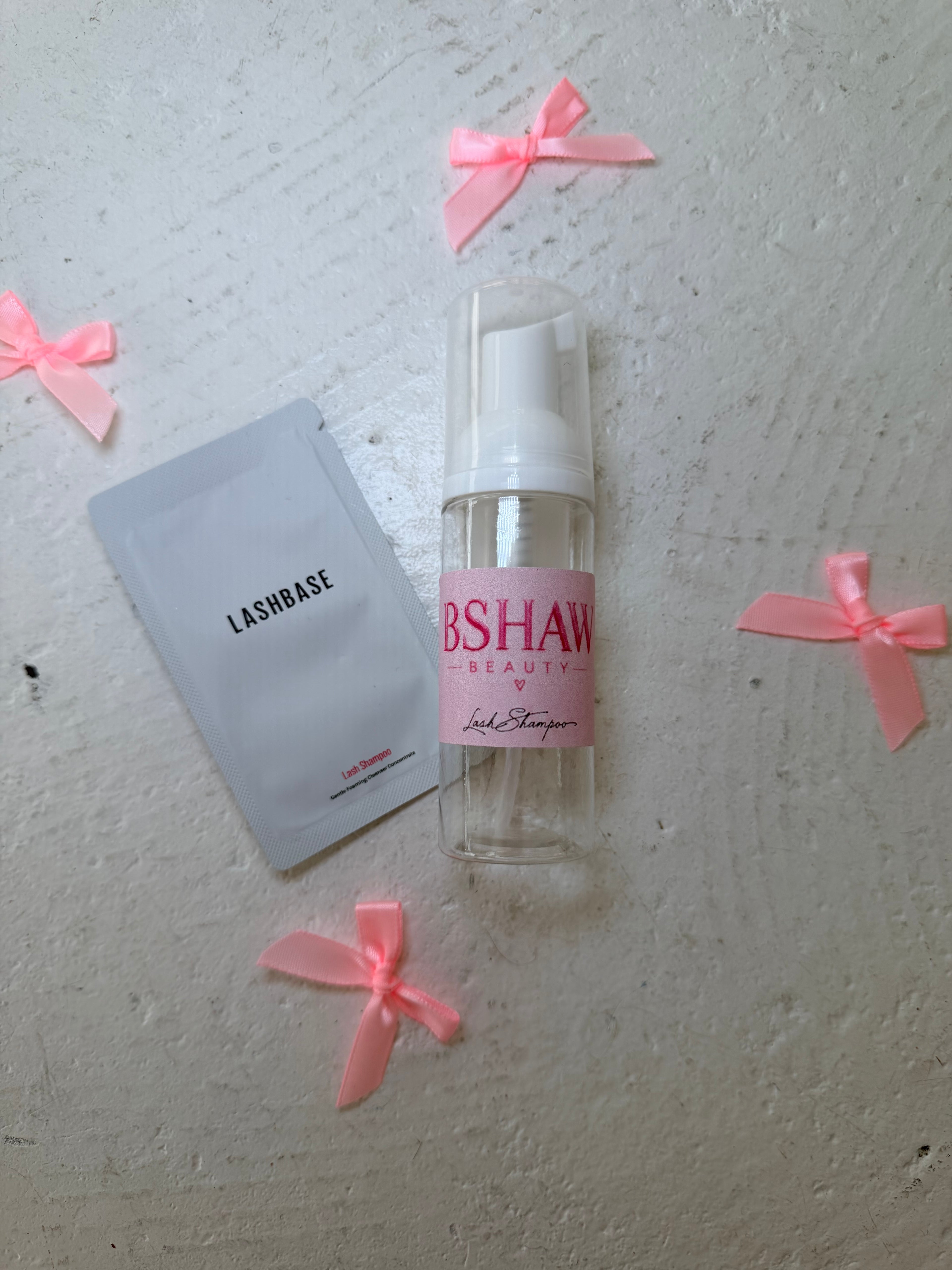 Lash shampoo and pump bottel